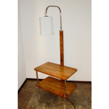 lampa stojąca Art Deco z półką – drewno i metal